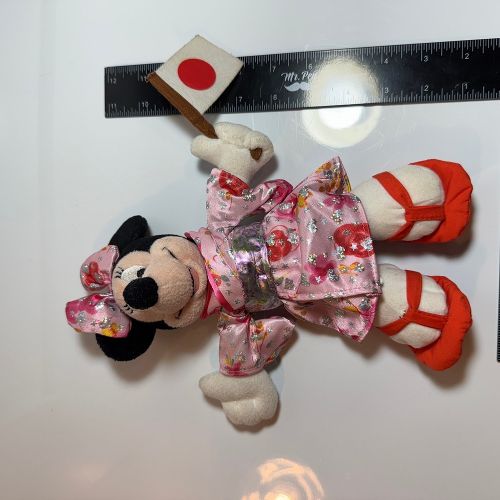 Disney Minnie Mouse Plush Doll Kimono Japanese Flag Souvenir
